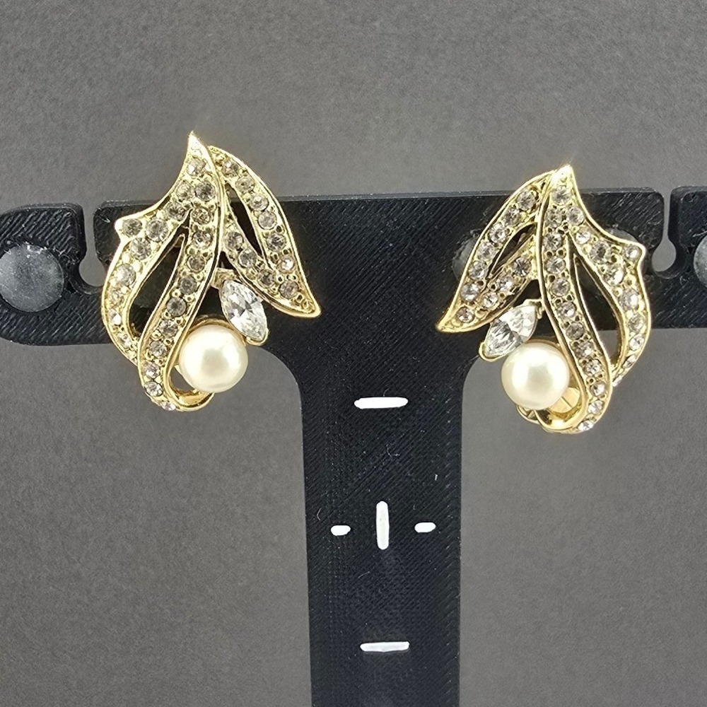 Vintage Trifari Clip On Earrings Gold Tone Faux Pearl Rhinestone Leaf Wing